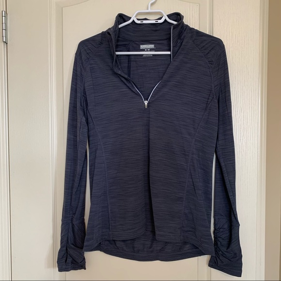 Long-Sleeved Work-Out Top - Picture 1 of 4